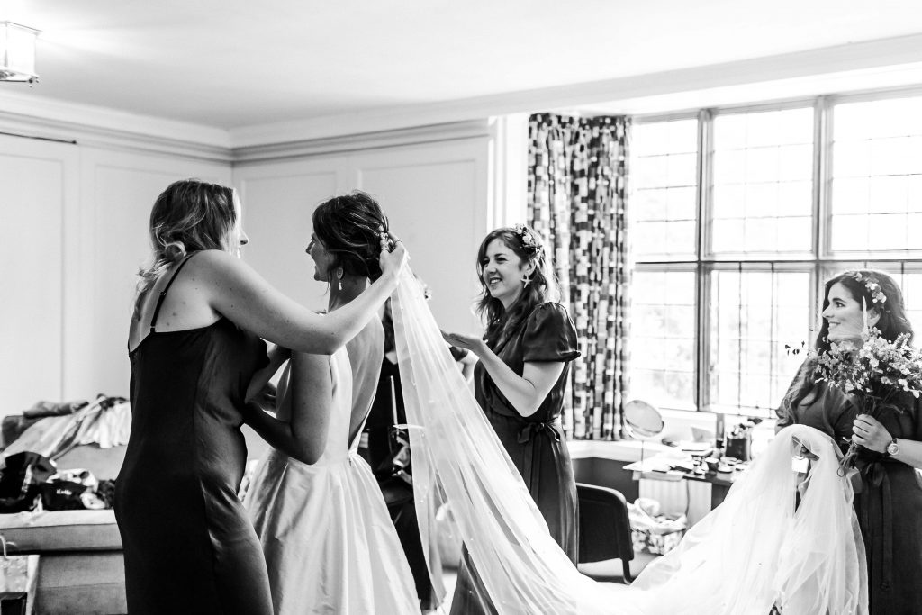 bridal prep at brickwall house